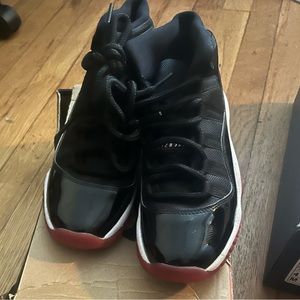 Sz4 big kids red/blk Jordan 11